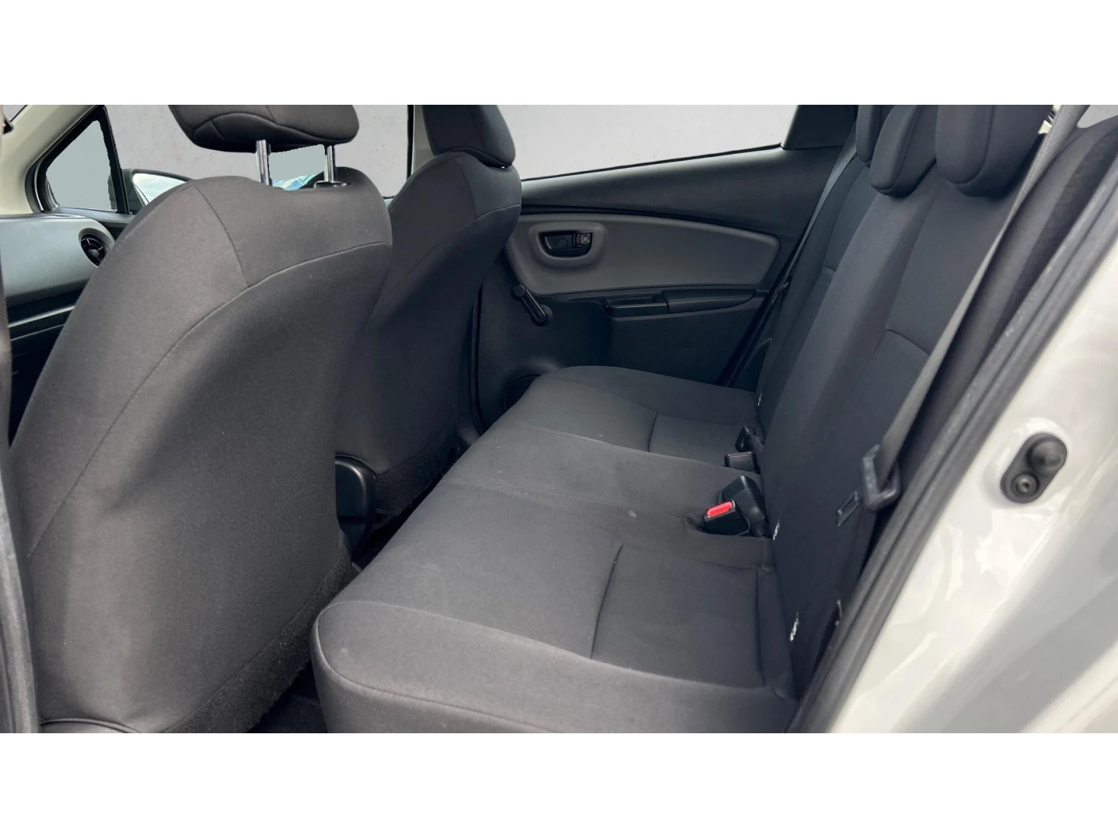 Toyota Yaris 1.5 HSD, Месечна вноска от 199  , снимка 12 - Автомобили и джипове - 53993620