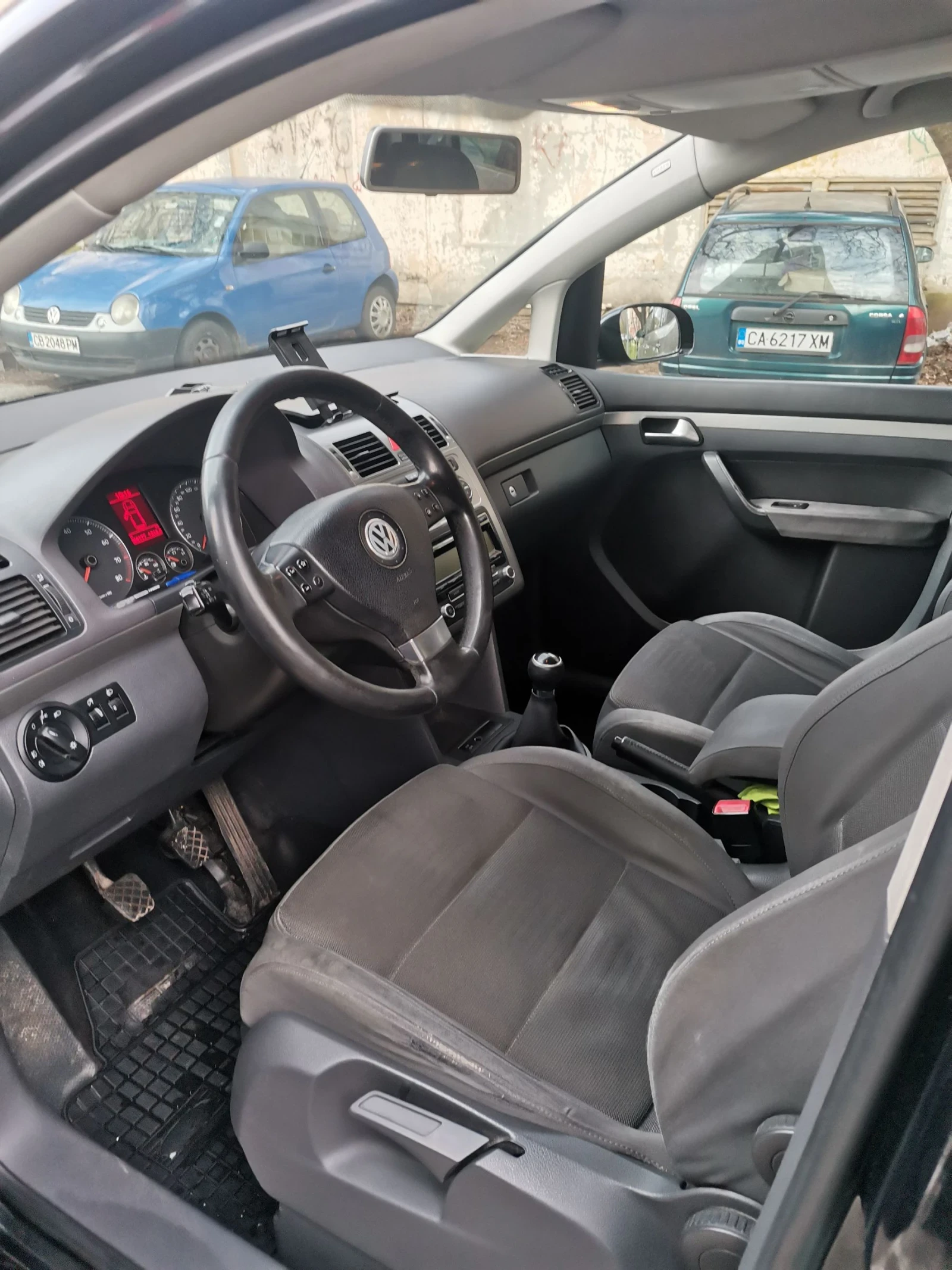 VW Touran 2.0i ECOFUEL HIGH, снимка 13 - Автомобили и джипове - 54170645
