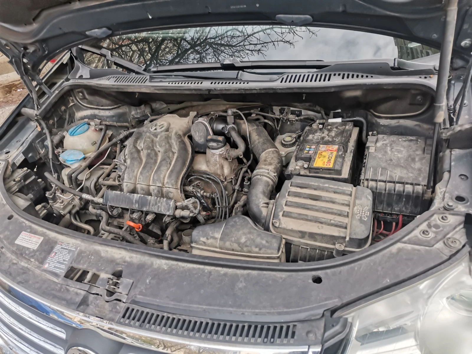 VW Touran 2.0i ECOFUEL HIGH, снимка 6 - Автомобили и джипове - 54170645