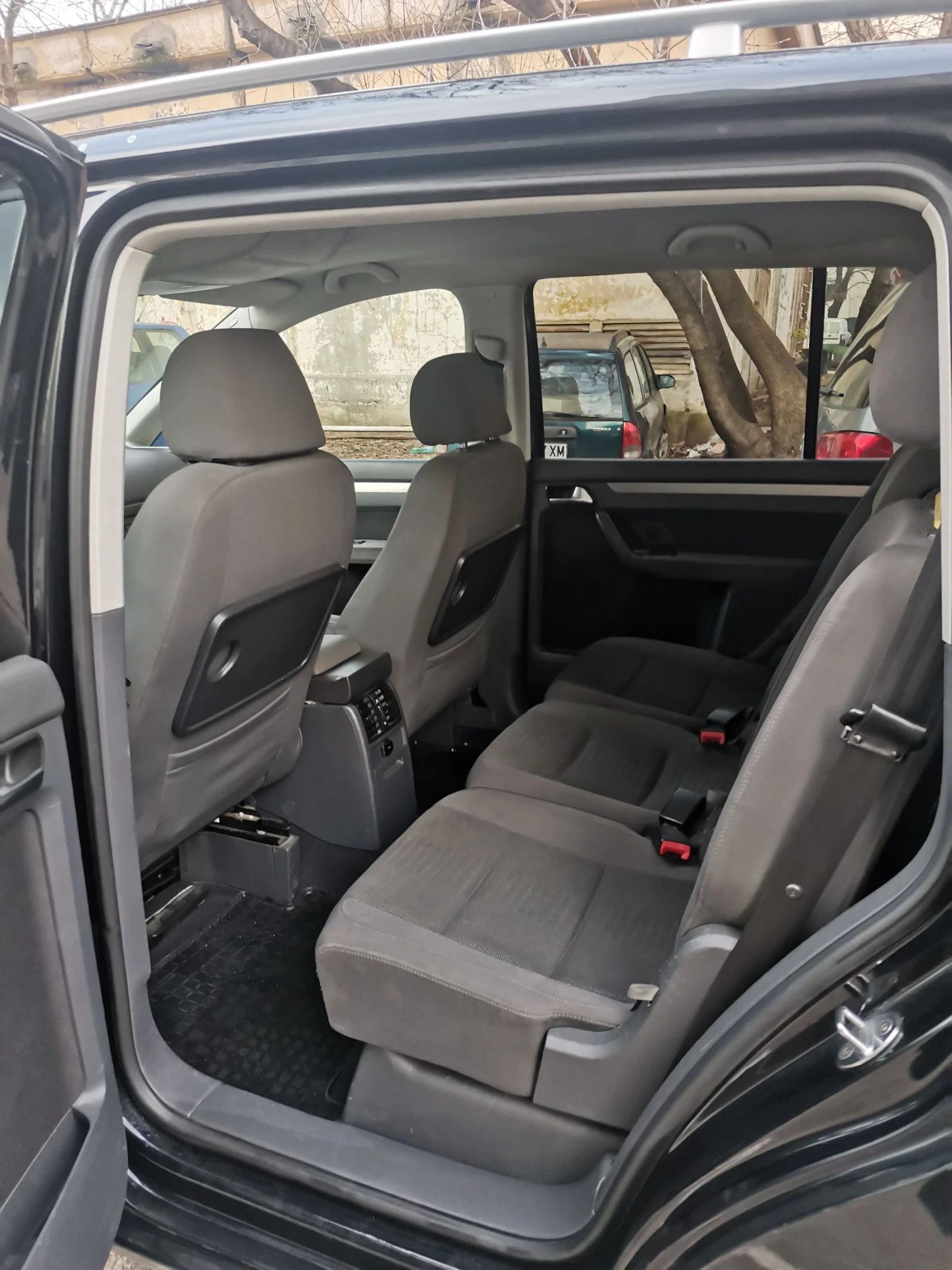 VW Touran 2.0i ECOFUEL HIGH, снимка 10 - Автомобили и джипове - 54170645