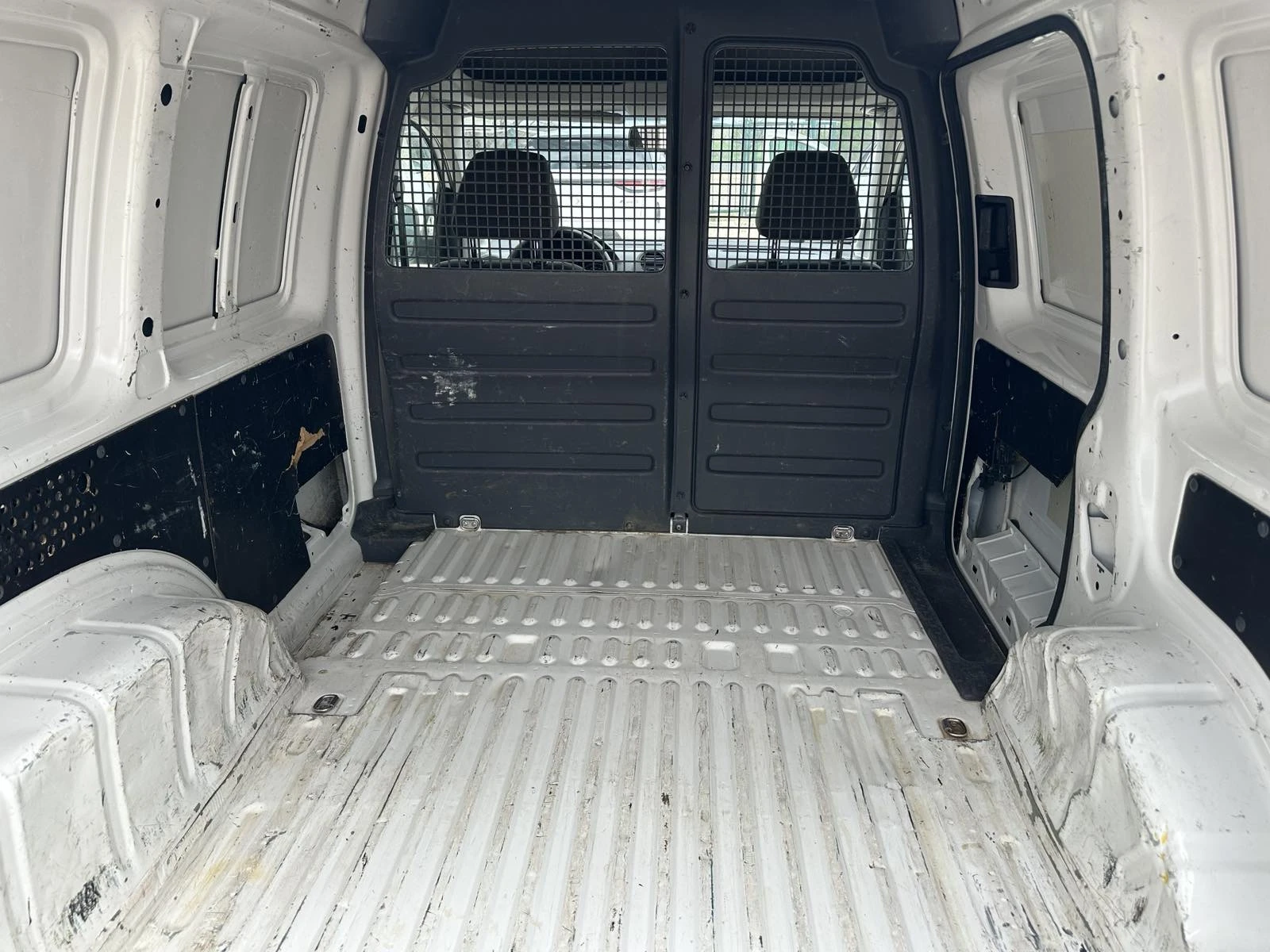 VW Caddy 1, 6  158хил., снимка 12 - Автомобили и джипове - 54151377