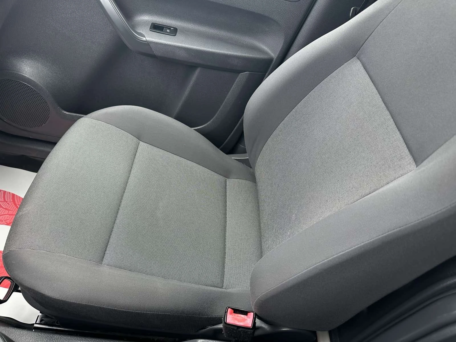 VW Caddy 1, 6  158хил., снимка 9 - Автомобили и джипове - 54151377