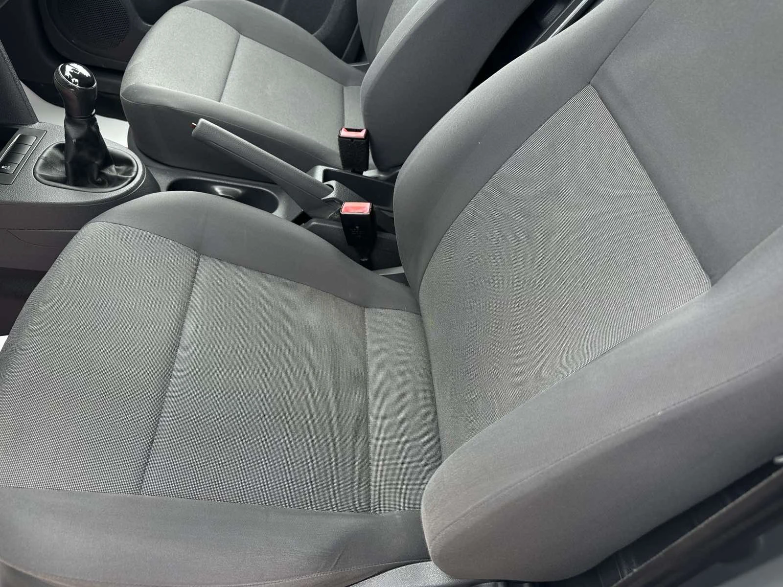 VW Caddy 1, 6  158хил., снимка 10 - Автомобили и джипове - 54151377