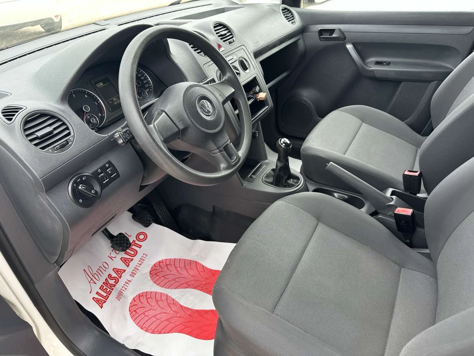 VW Caddy 1, 6  158хил., снимка 8 - Автомобили и джипове - 54151377