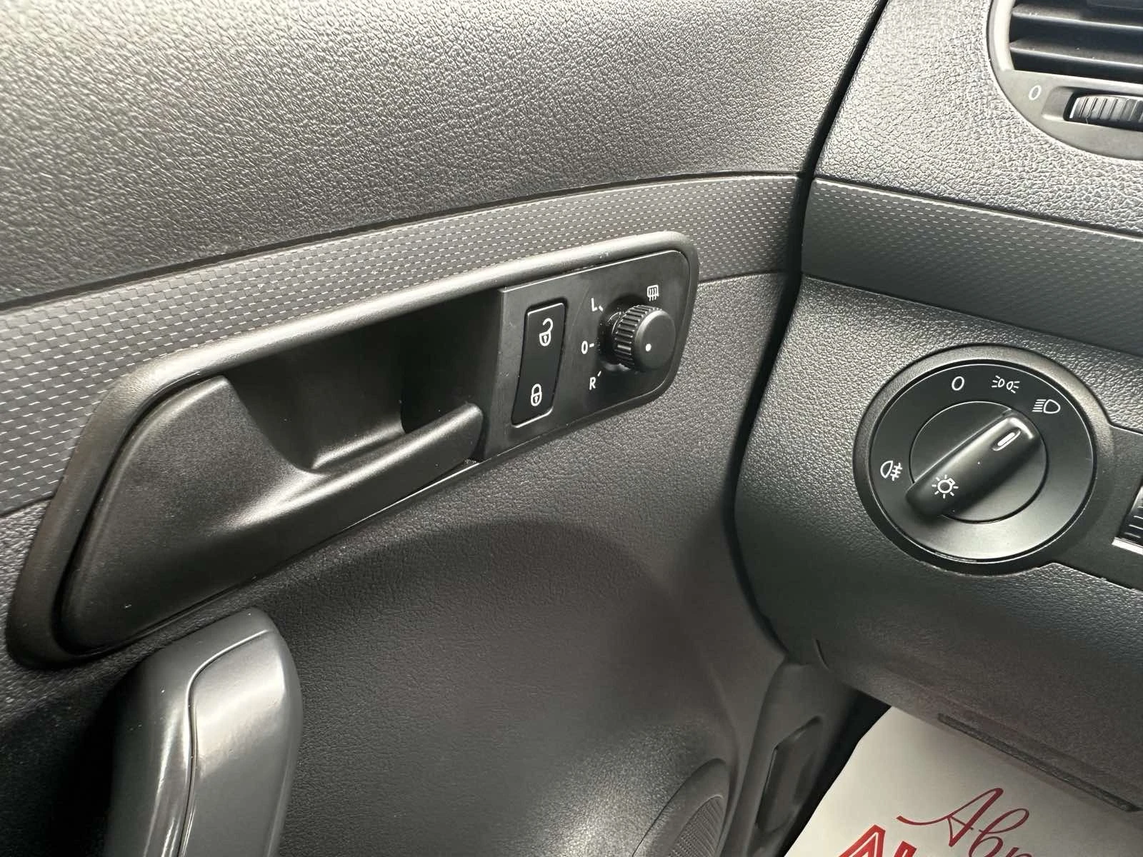 VW Caddy 1, 6  158хил., снимка 11 - Автомобили и джипове - 54151377