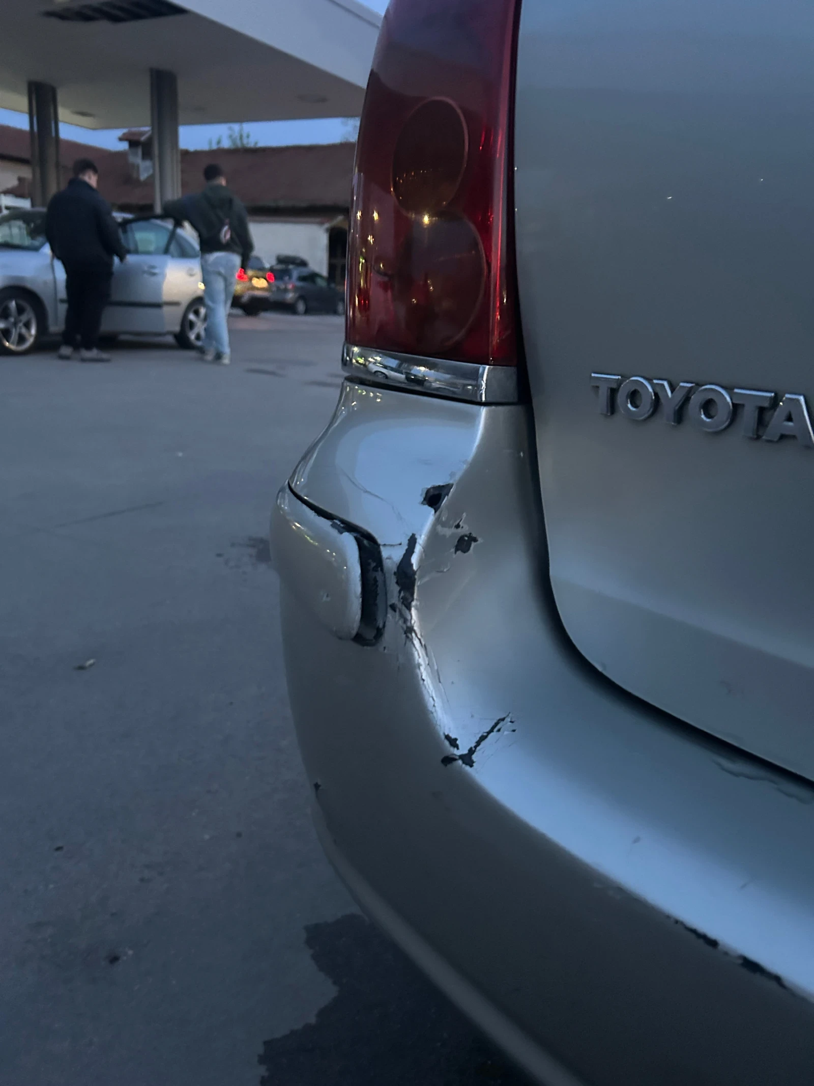 Toyota Avensis 2.2, снимка 6 - Автомобили и джипове - 54675039