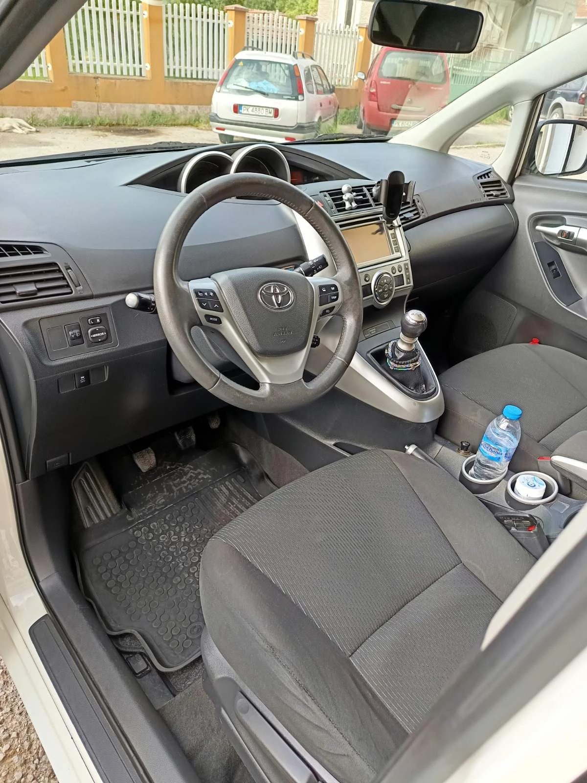 Toyota Verso, снимка 7 - Автомобили и джипове - 54494366
