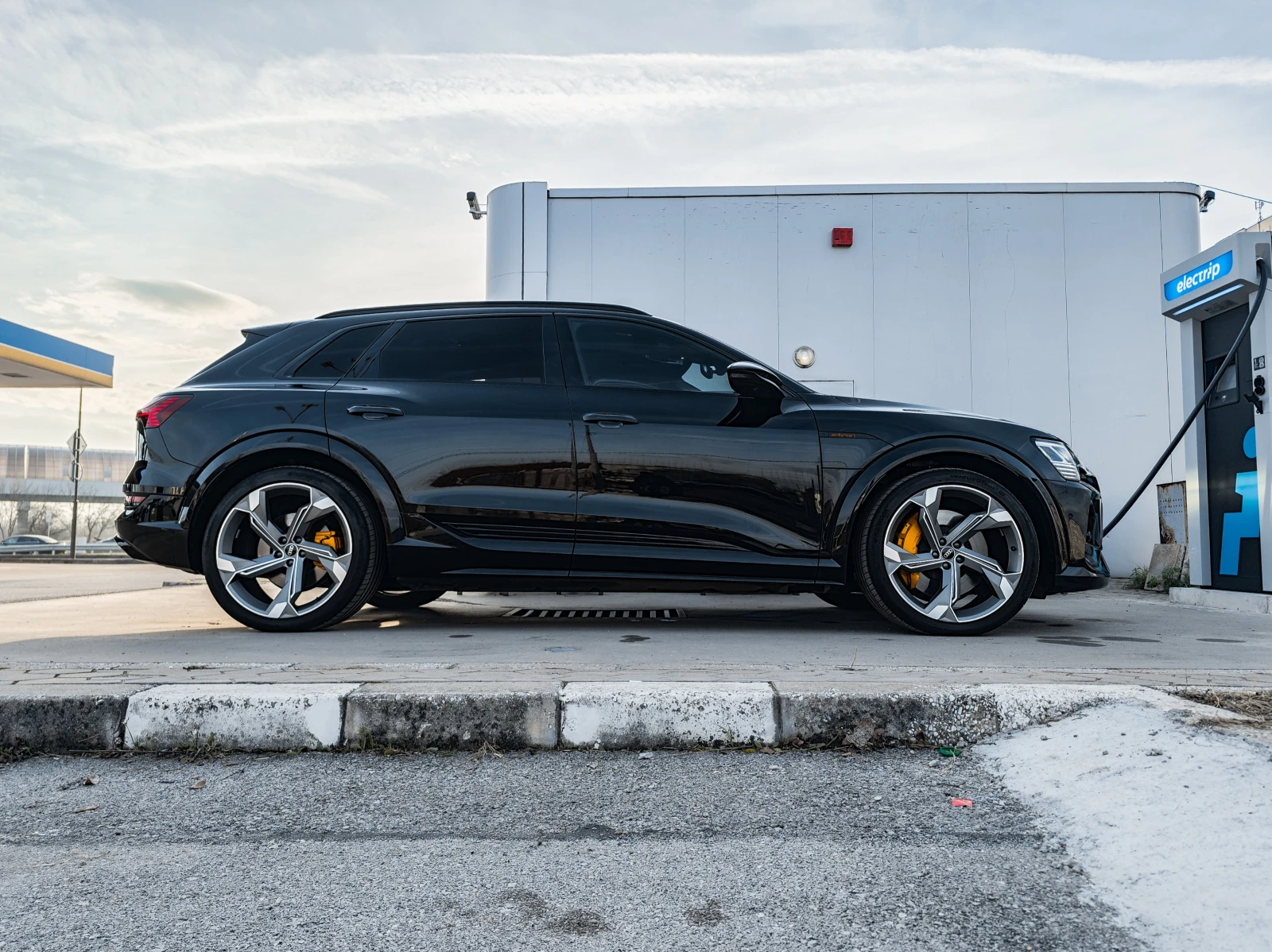 Audi E-Tron S, снимка 4 - Автомобили и джипове - 55298422