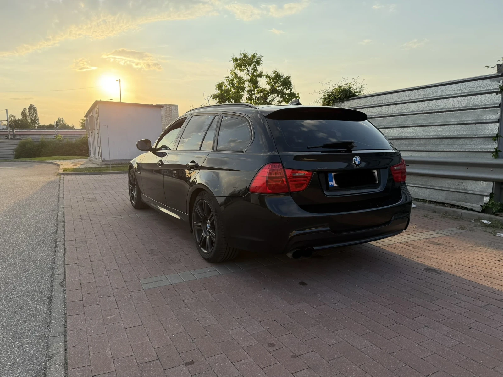 BMW 320 M-PACK, снимка 3 - Автомобили и джипове - 55343454