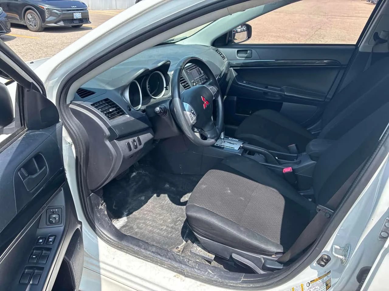 Mitsubishi Lancer * 4dr Sdn FWD * CARFAX * ФИНАНСИРАНЕ, снимка 5 - Автомобили и джипове - 55418027