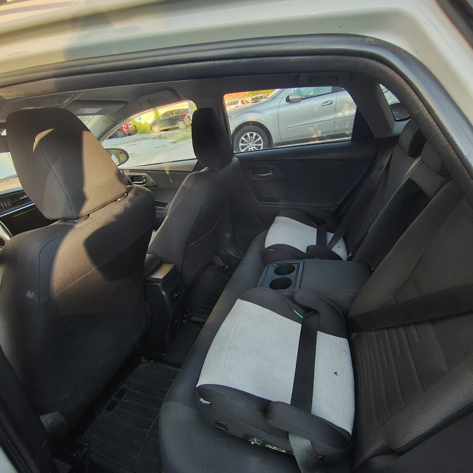 Toyota Auris, снимка 8 - Автомобили и джипове - 55532218