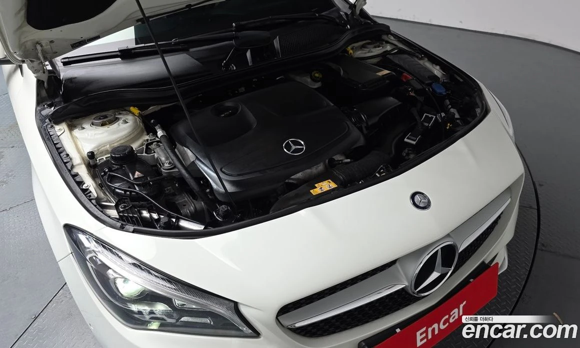 Mercedes-Benz CLA CLA250 4MATIC, снимка 5 - Автомобили и джипове - 56117232