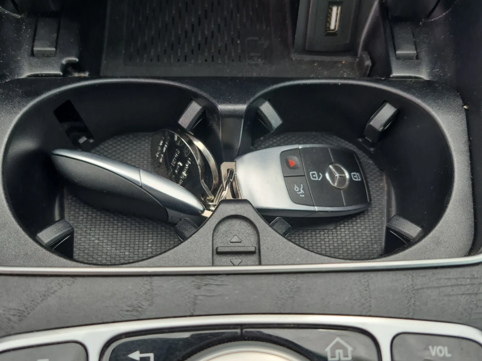 Mercedes-Benz C 300 * AMG Line * CARFAX * Без инциденти * , снимка 10 - Автомобили и джипове - 56125456