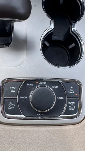 Jeep Grand cherokee 3.6 Overland* ДИСТР* ПАНОРАМА* ОБДУХ* 2 чифта гуми, снимка 7