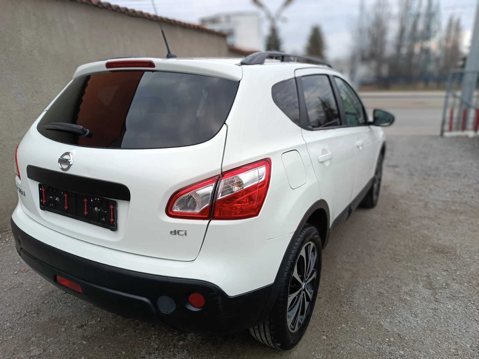 Nissan Qashqai 1.6DCI 4X4PANORAMA KAMERA-360-NAVI EURO 5B - изображение 6