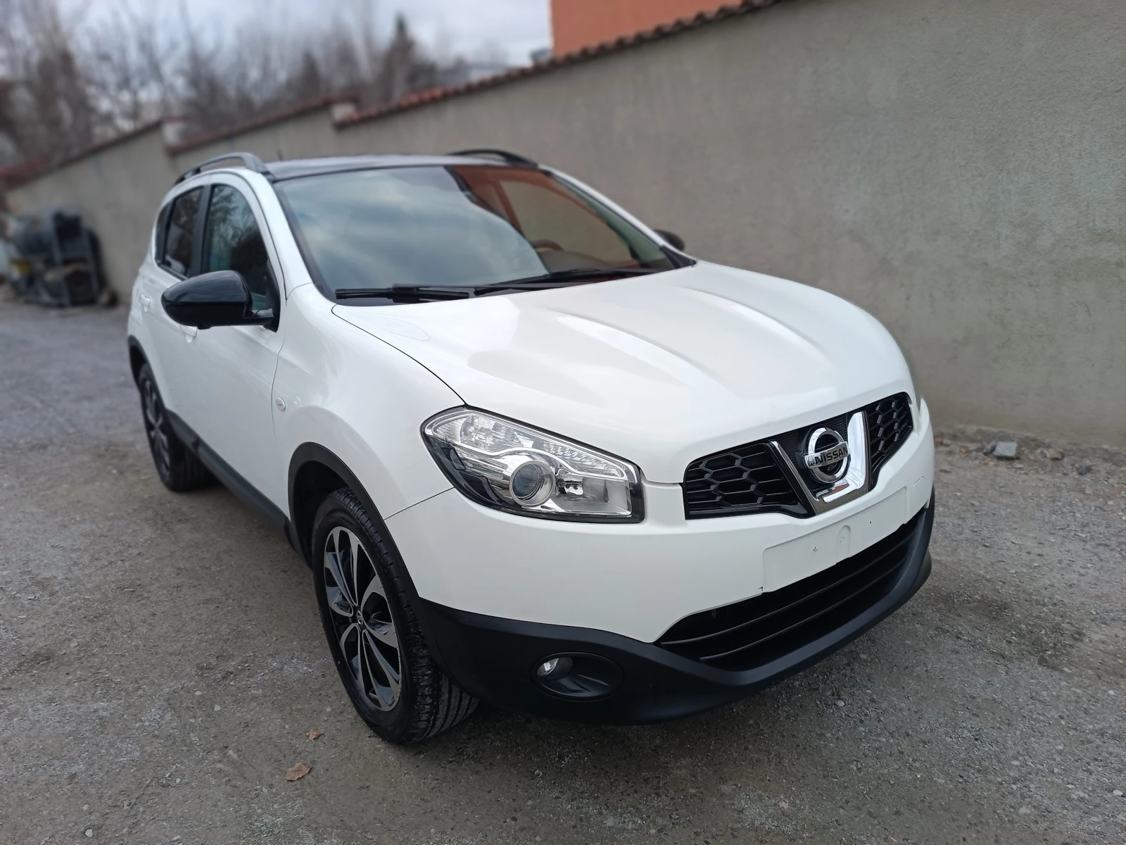 Nissan Qashqai 1.6DCI 4X4PANORAMA KAMERA-360-NAVI EURO 5B - [1] 