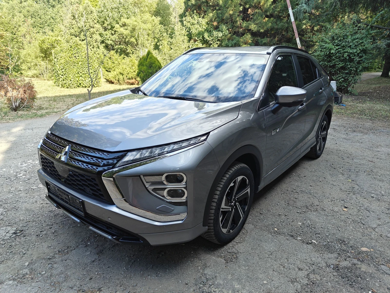 Mitsubishi Eclipse Cross 2.4 PLUG-IN  - изображение 2