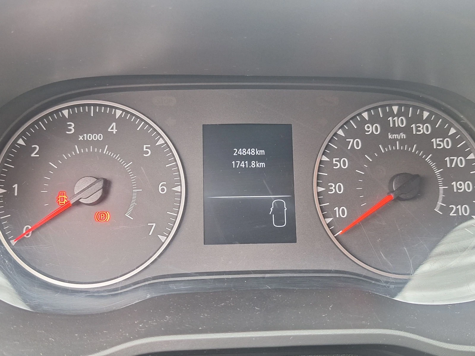 Dacia Duster 1.5 TCe 150 ps, снимка 12 - Автомобили и джипове - 53709221