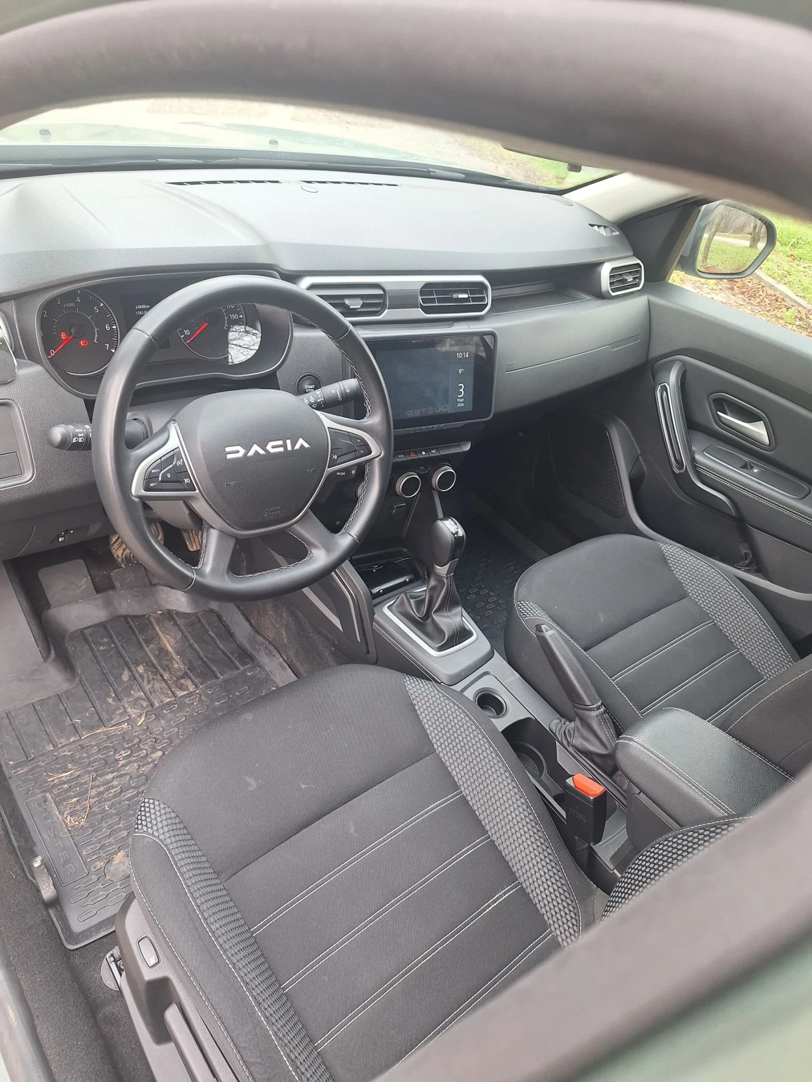 Dacia Duster 1.5 TCe 150 ps, снимка 11 - Автомобили и джипове - 53709221