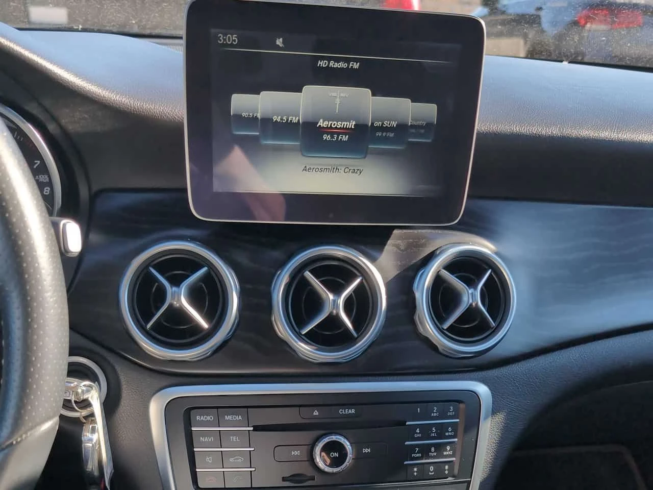 Mercedes-Benz GLA 250 CARFAX/ПАНОРАМА/ПОДГРЕВИ/ОТ MERCEDES, снимка 9 - Автомобили и джипове - 53925277