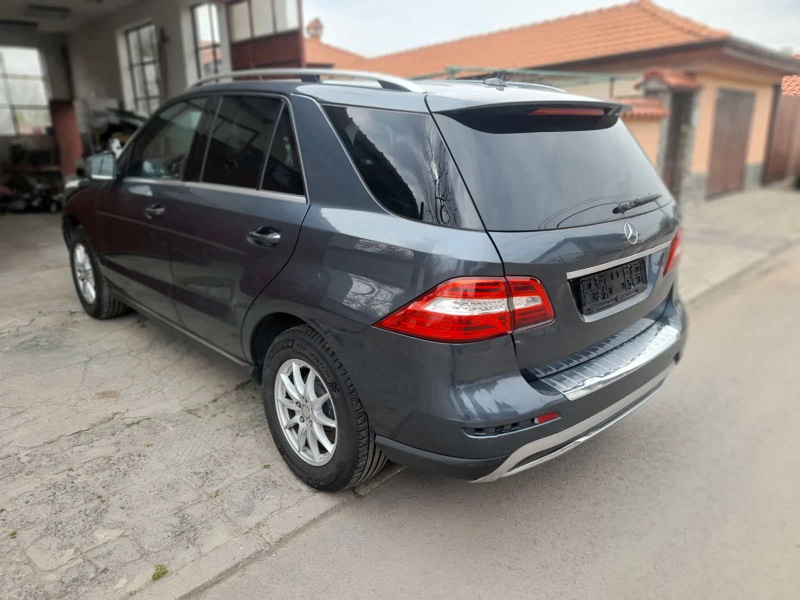 Mercedes-Benz ML 350, снимка 2 - Автомобили и джипове - 53927846