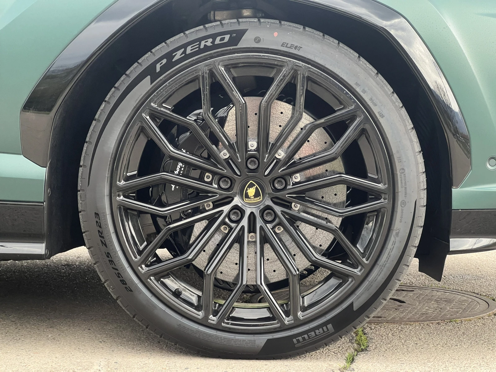 Lamborghini Urus SE / FACELIFT / PLUG-IN/ CERAMIC / 3D B&O / , снимка 8 - Автомобили и джипове - 54257838