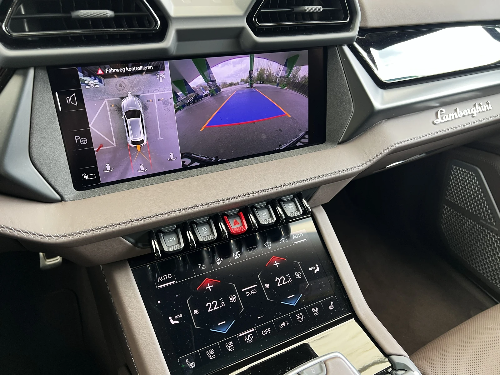 Lamborghini Urus SE / FACELIFT / PLUG-IN/ CERAMIC / 3D B&O / , снимка 12 - Автомобили и джипове - 54257838