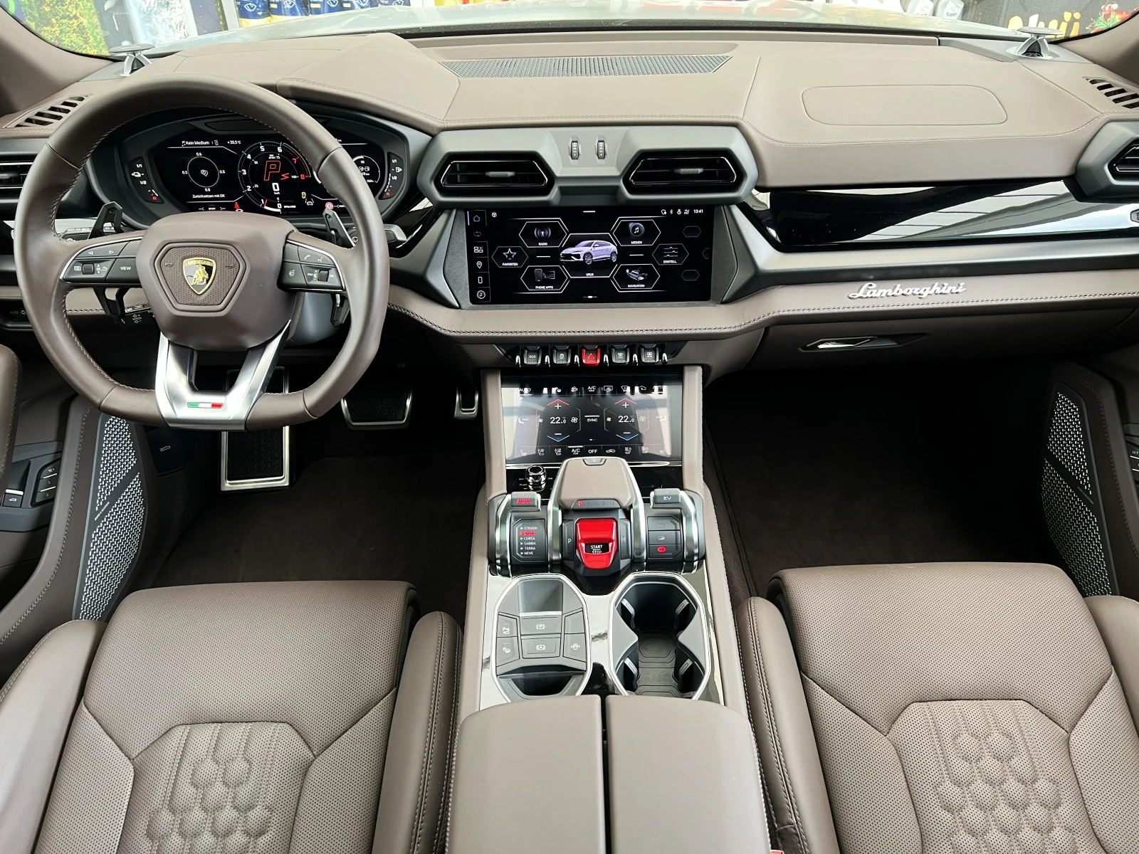 Lamborghini Urus SE / FACELIFT / PLUG-IN/ CERAMIC / 3D B&O / , снимка 14 - Автомобили и джипове - 54257838