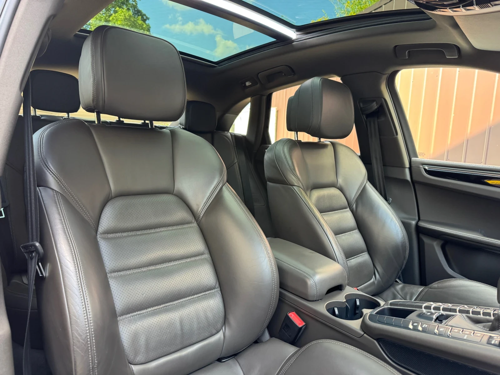Porsche Macan * S* LED* PANORAMA* CAMERA* FULL* , снимка 14 - Автомобили и джипове - 54975903