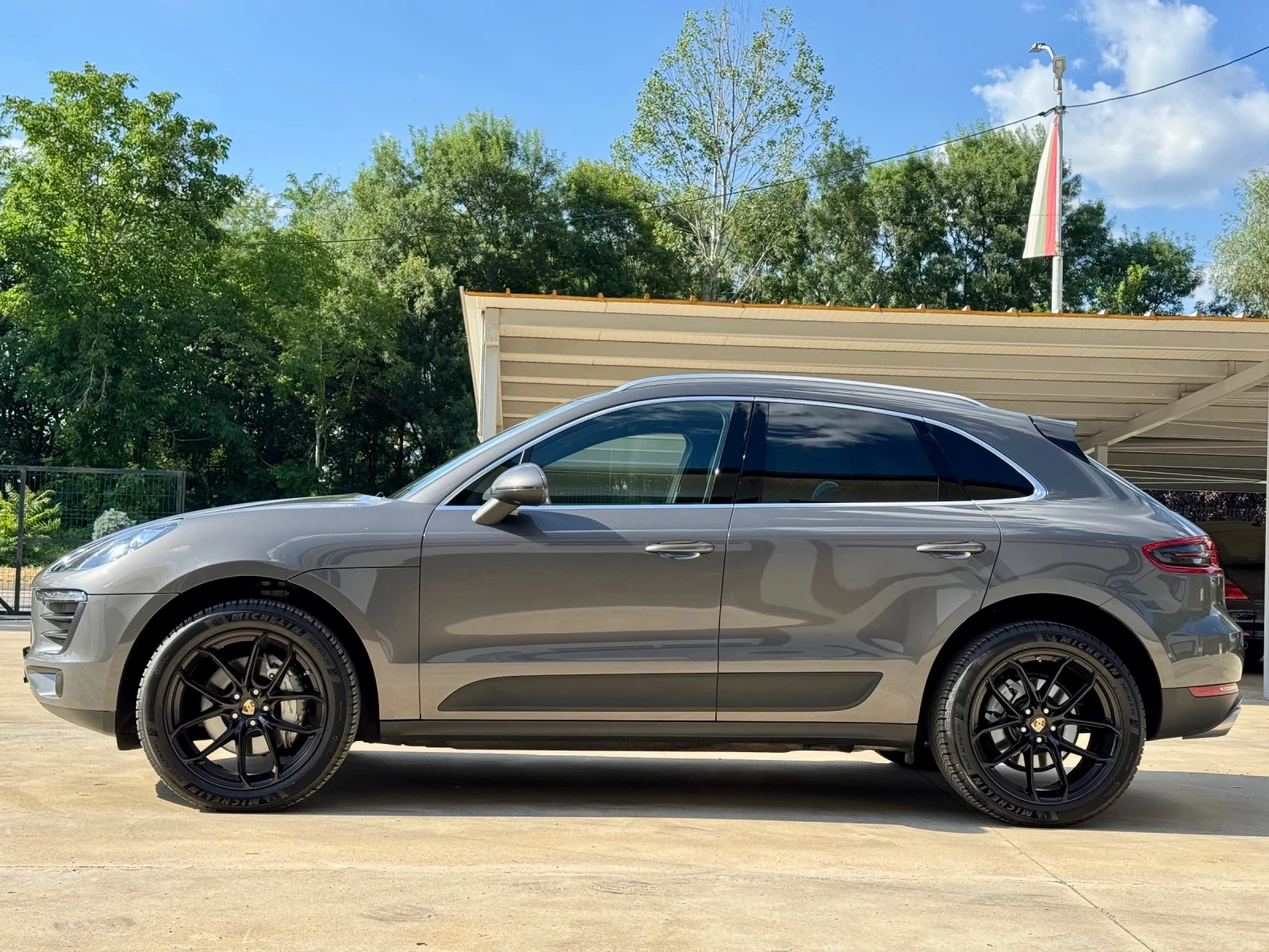 Porsche Macan * S* LED* PANORAMA* CAMERA* FULL* , снимка 4 - Автомобили и джипове - 54975903
