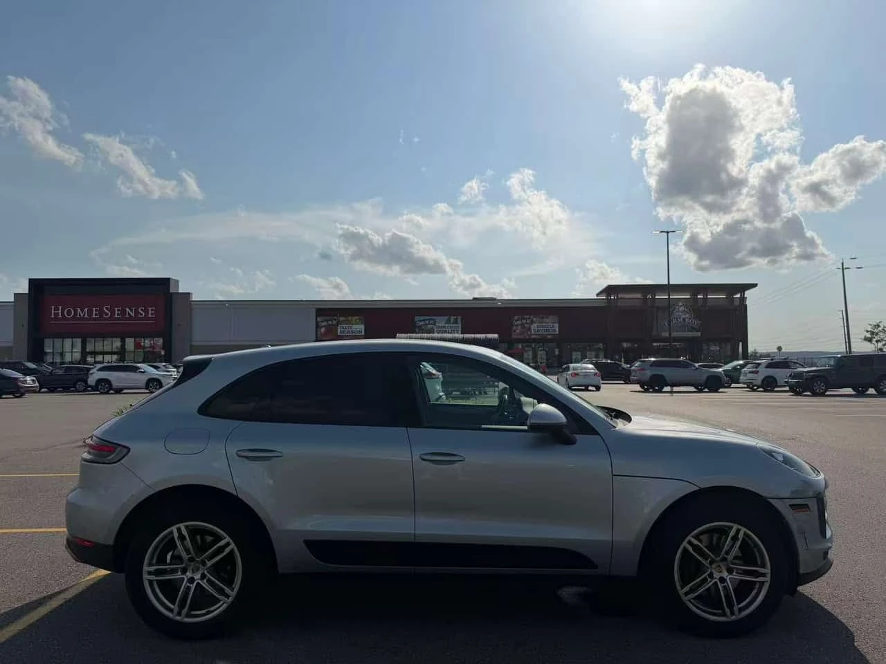 Porsche Macan * CARFAX * АВТОКРЕДИТ БЕЗ ПЪРВОНАЧАЛНА * , снимка 3 - Автомобили и джипове - 55185294