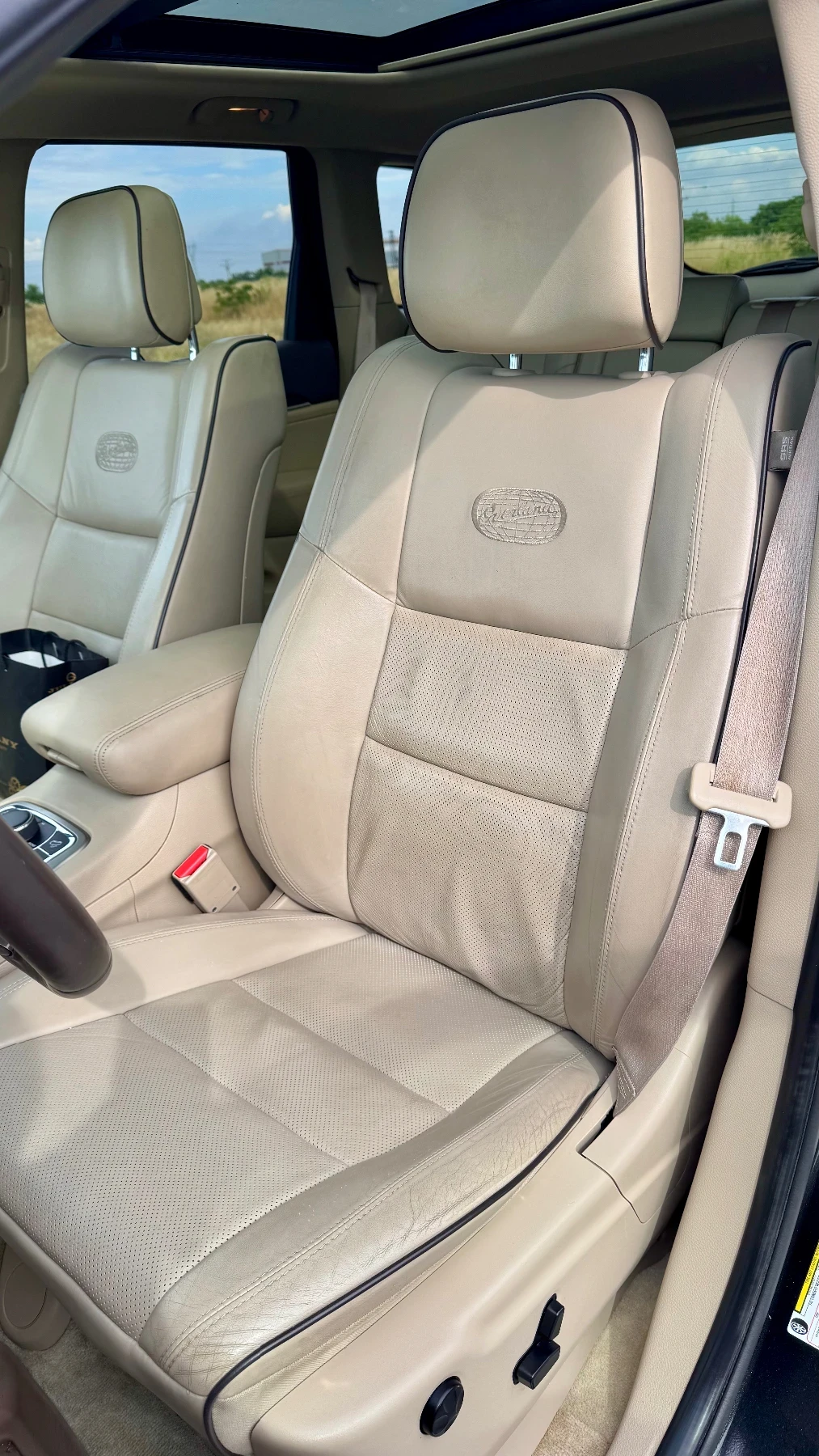 Jeep Grand cherokee 3.6 Overland* ДИСТР* ПАНОРАМА* ОБДУХ* 2 чифта гуми, снимка 10 - Автомобили и джипове - 55769573
