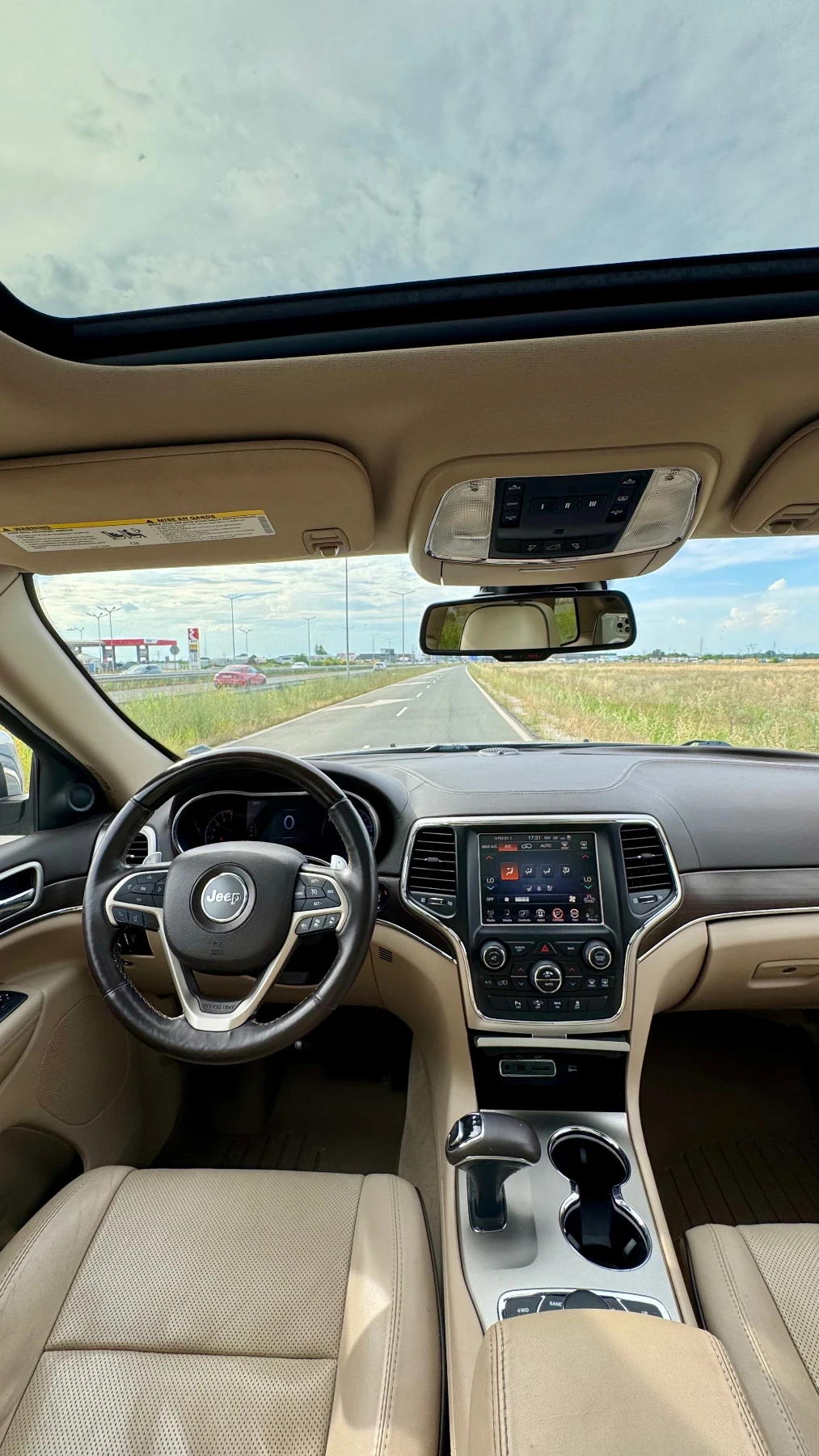 Jeep Grand cherokee 3.6 Overland* ДИСТР* ПАНОРАМА* ОБДУХ* 2 чифта гуми, снимка 8 - Автомобили и джипове - 55769573