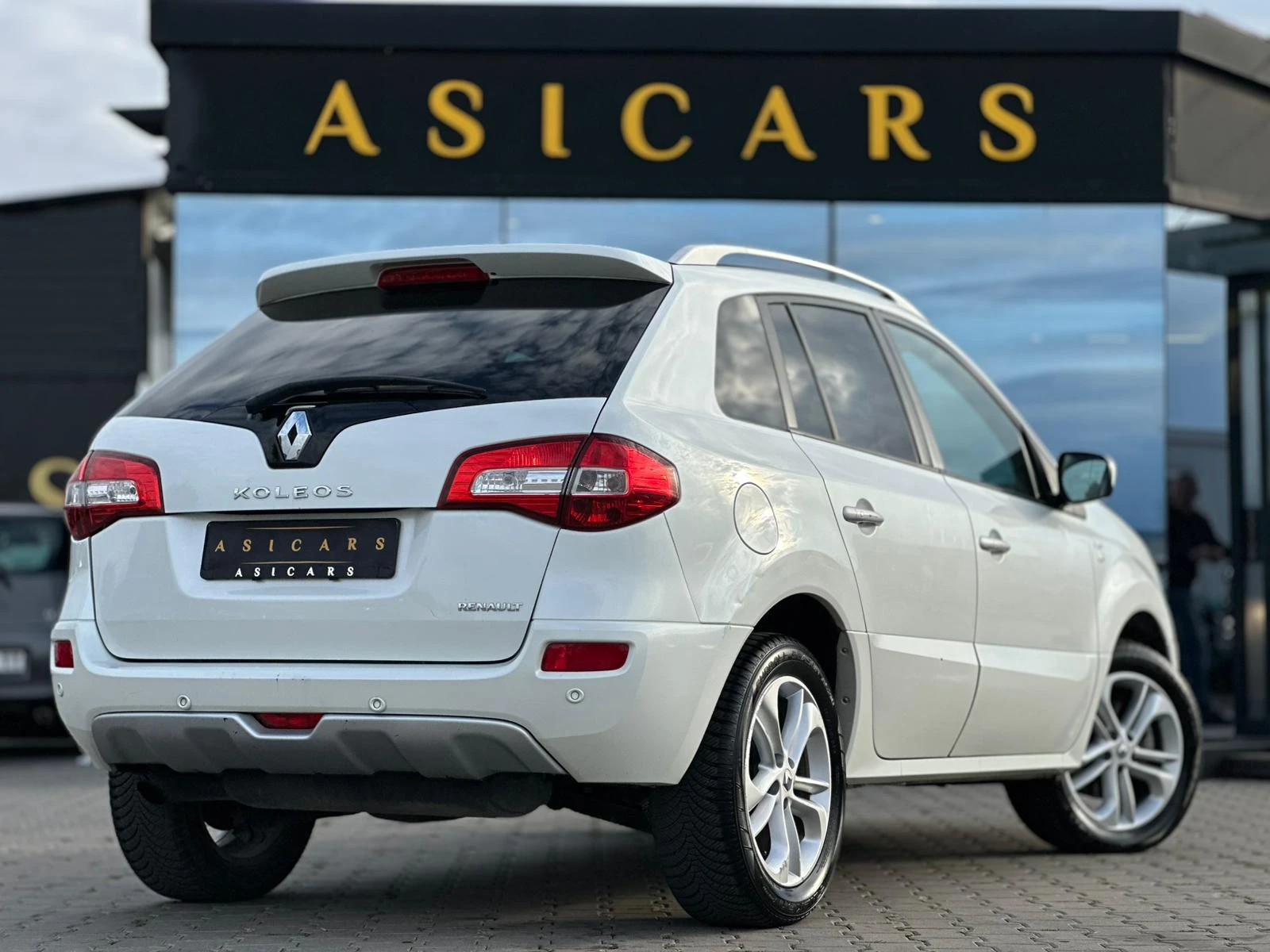 Renault Koleos / 2.0D / 150HP / 4X4 / КОЖА / 51 000 КМ /, снимка 5 - Автомобили и джипове - 56104209