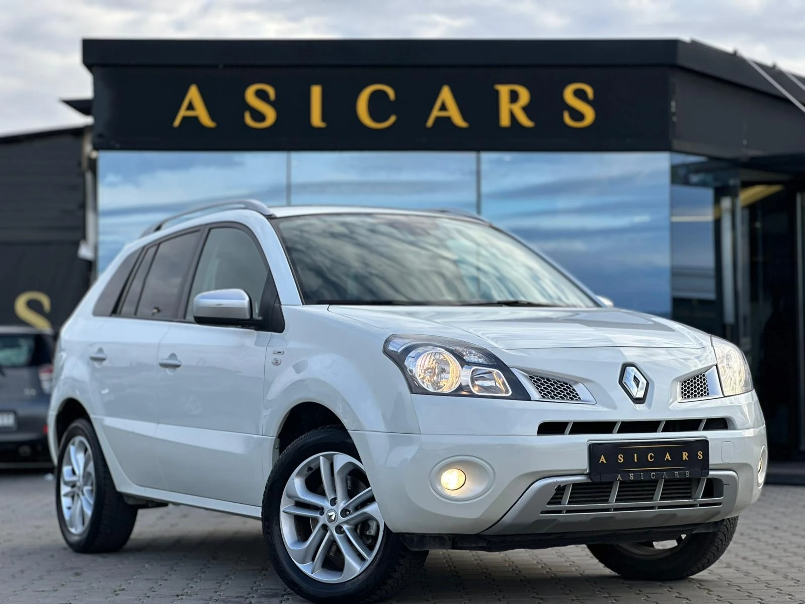 Renault Koleos / 2.0D / 150HP / 4X4 / КОЖА / 51 000 КМ /, снимка 7 - Автомобили и джипове - 56104209