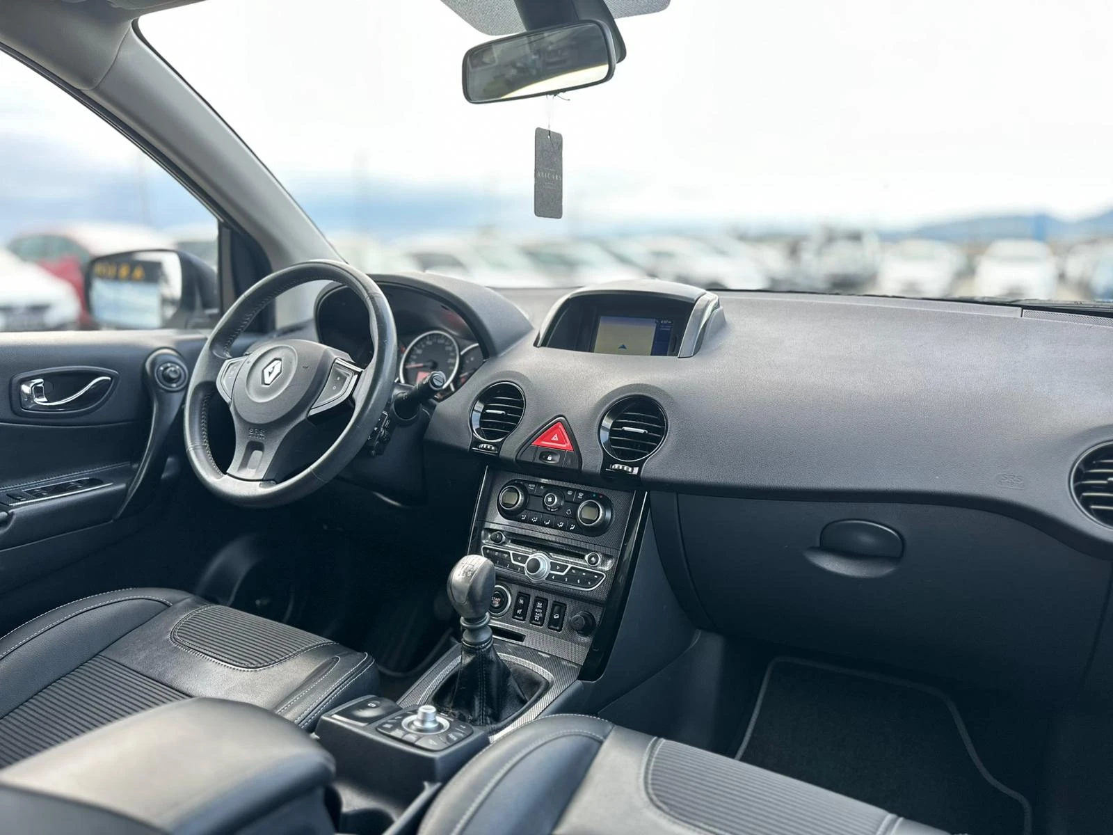 Renault Koleos / 2.0D / 150HP / 4X4 / КОЖА / 51 000 КМ /, снимка 11 - Автомобили и джипове - 56104209