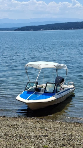 Моторна яхта Glastron Glastron Futura 162, снимка 1