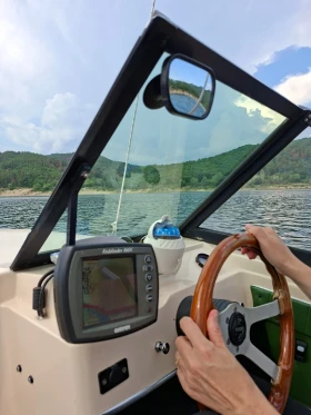 Моторна яхта Glastron Glastron Futura 162, снимка 14