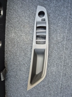 Панел за дръжка на предна лява врата за БМВ F 10, снимка 1