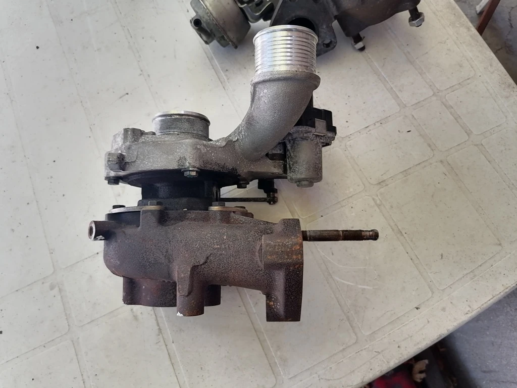   Hyundai Tucson/ Kia Sportage 2.0 CRDI | Mobile.bg   2