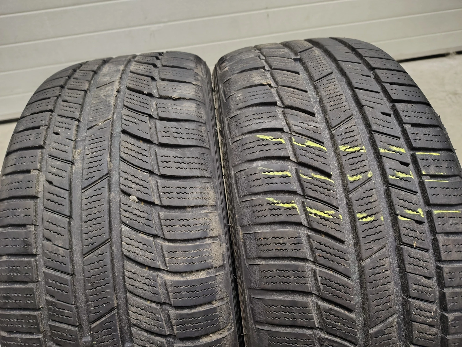 Гуми Зимни 225/40R18
