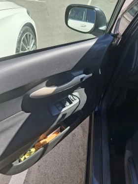 Toyota Auris D4-D, снимка 7