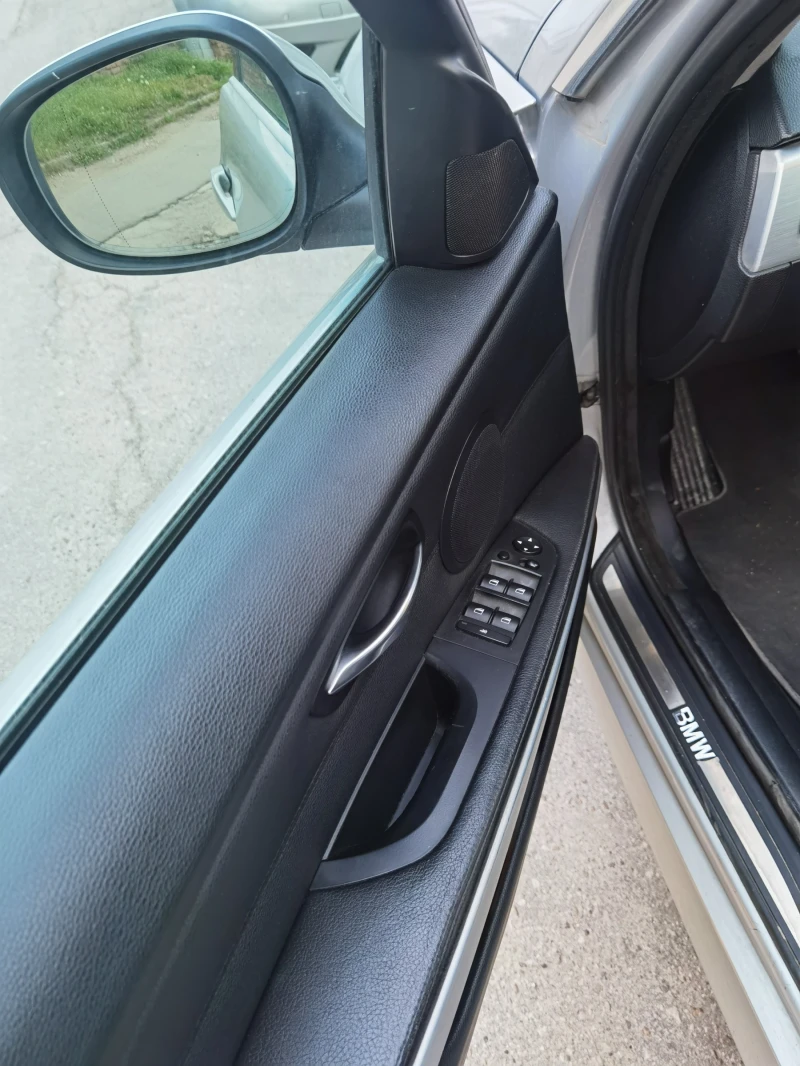 BMW 330 Xdrive, снимка 7 - Автомобили и джипове - 51418091