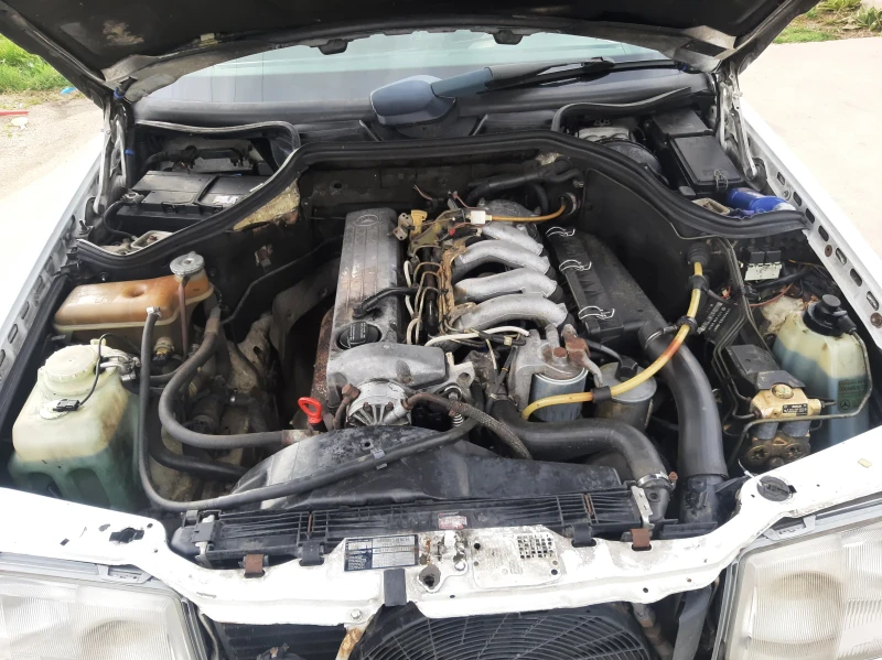 Mercedes-Benz 124 250д, снимка 9 - Автомобили и джипове - 52569978