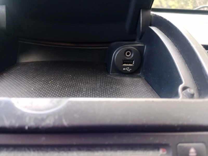 Nissan Note 1.6, снимка 8 - Автомобили и джипове - 52419486