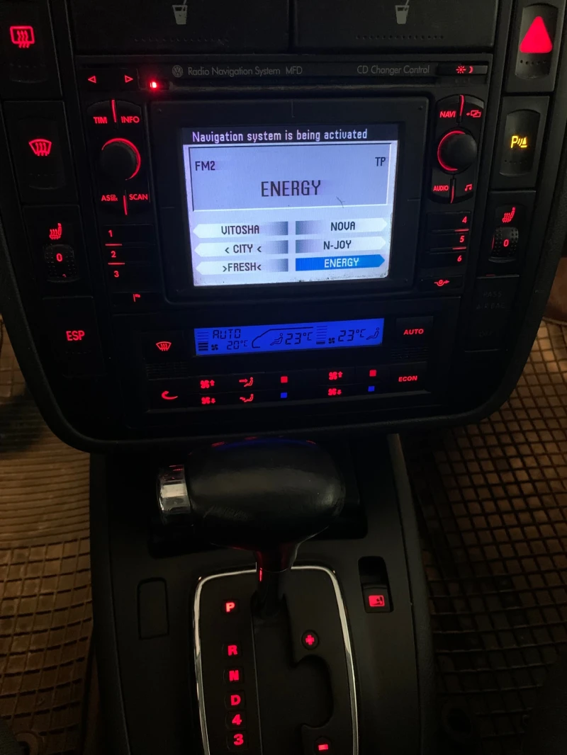 VW Sharan 1.8Бензин/LPG 150кс.Автоматик!, снимка 12 - Автомобили и джипове - 52811470