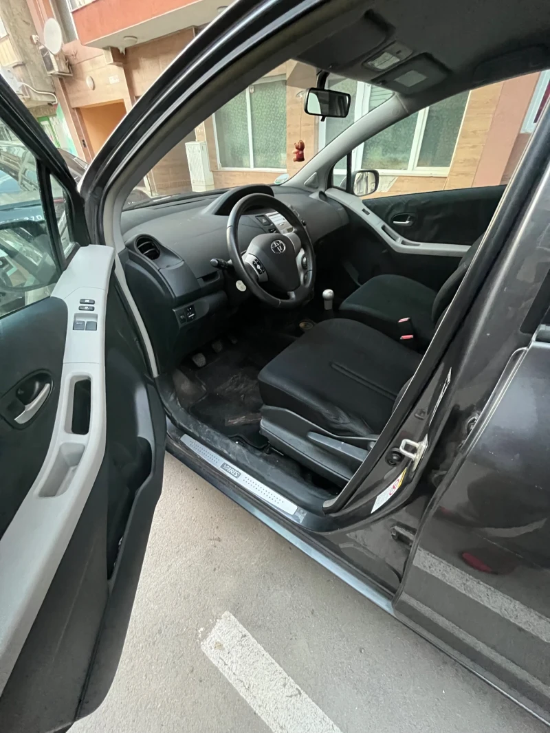 Toyota Yaris D-4D, снимка 7 - Автомобили и джипове - 53122925