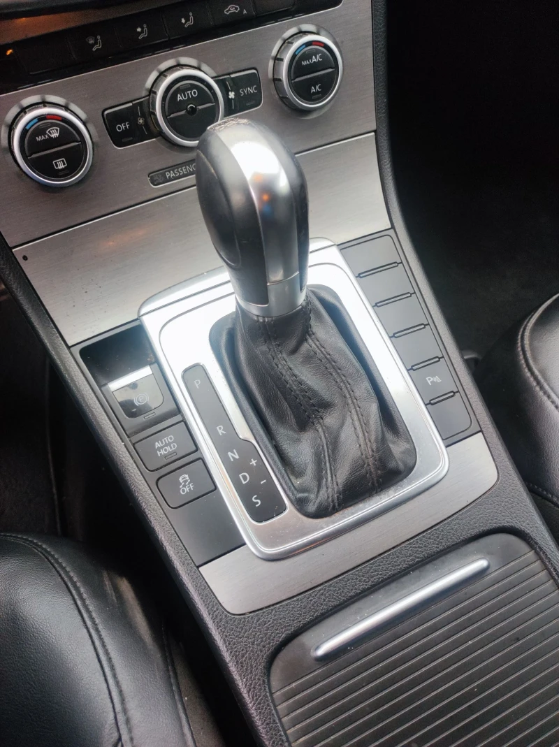 VW Passat 1.4TSI с оригинален метан, снимка 7 - Автомобили и джипове - 53235137