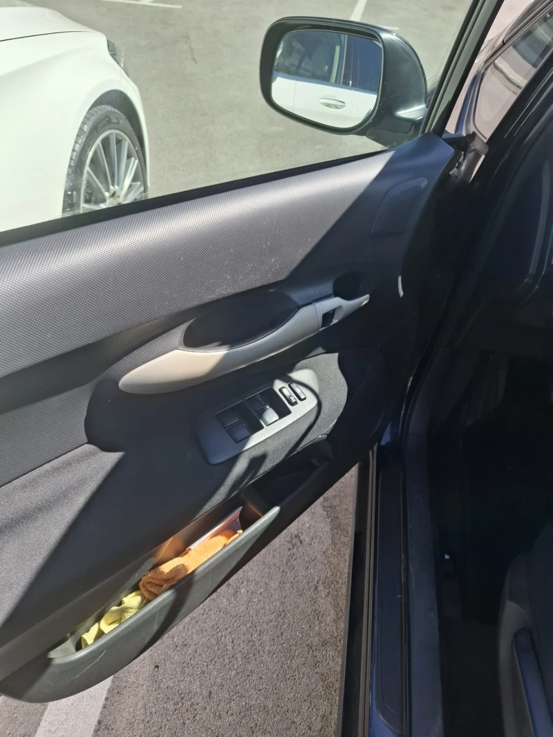 Toyota Auris D4-D, снимка 7 - Автомобили и джипове - 53282126