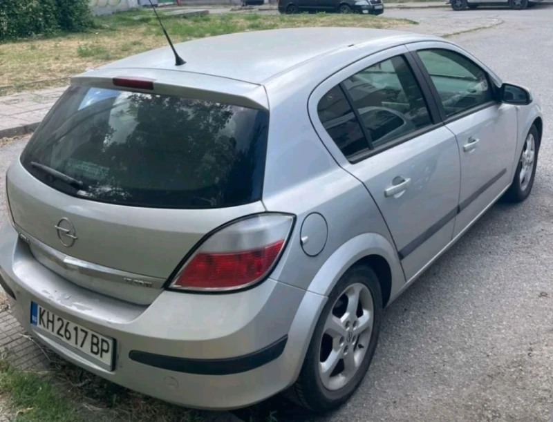Opel Astra 1.7 CDTI, снимка 2 - Автомобили и джипове - 53297805